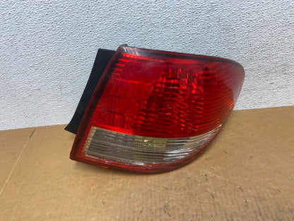 2002-2004 Infiniti i35 Right Passenger Rh Side Tail Light AE0440 DG0