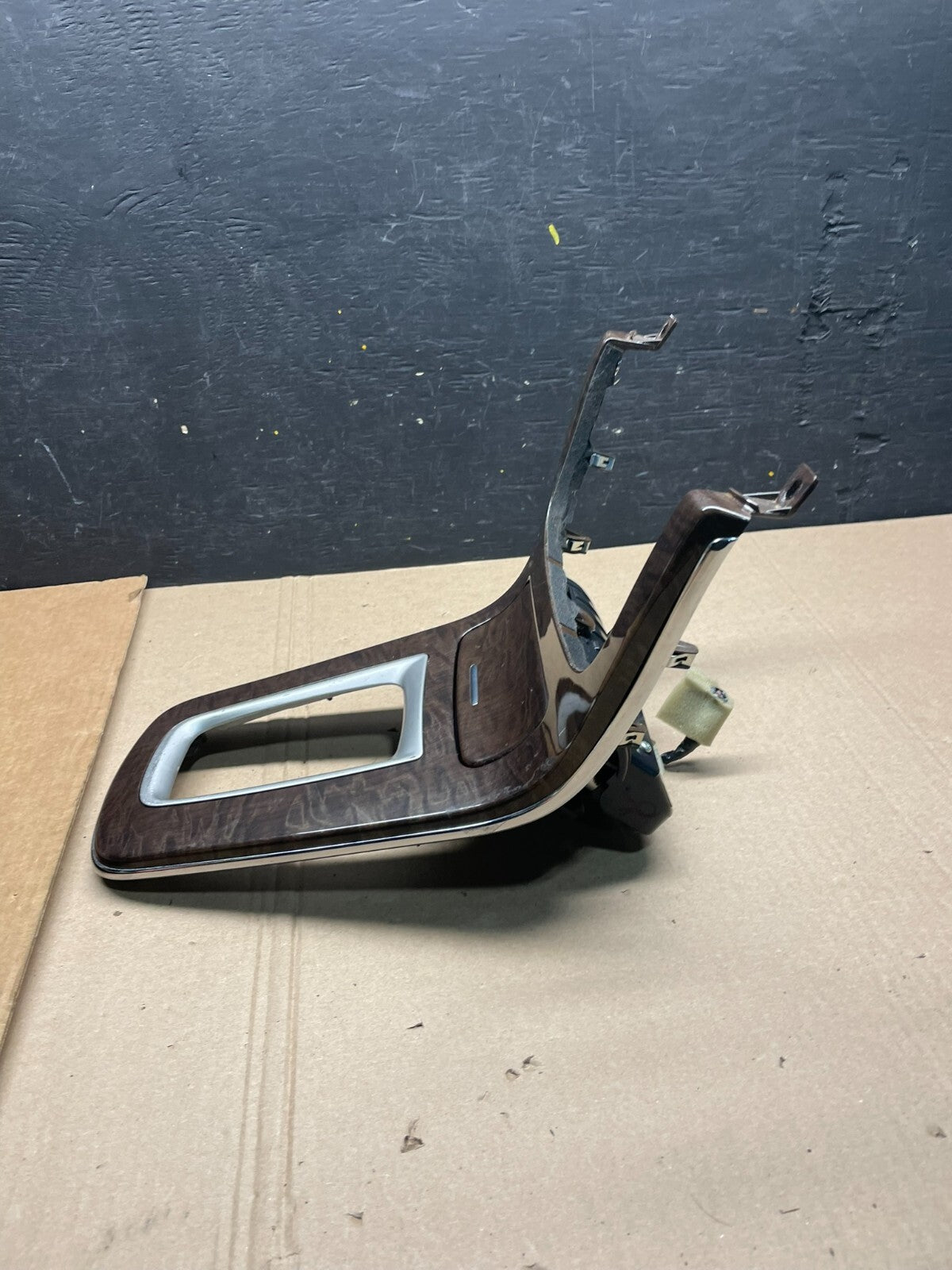 2013 to 2016 Nissan Sentra Center Console Shifter Floor Trim Bezel i5589 DG2