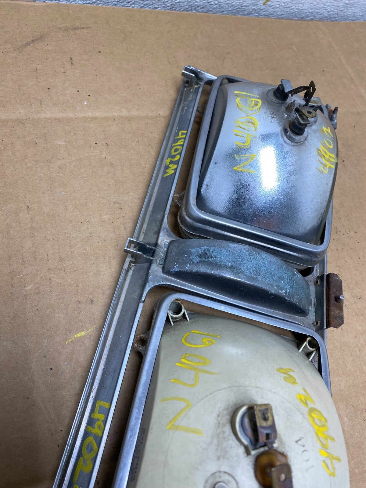 1980 to 1989 Lincoln Town Car Left Or Right HeadLight E0VB-130520-AH N40619