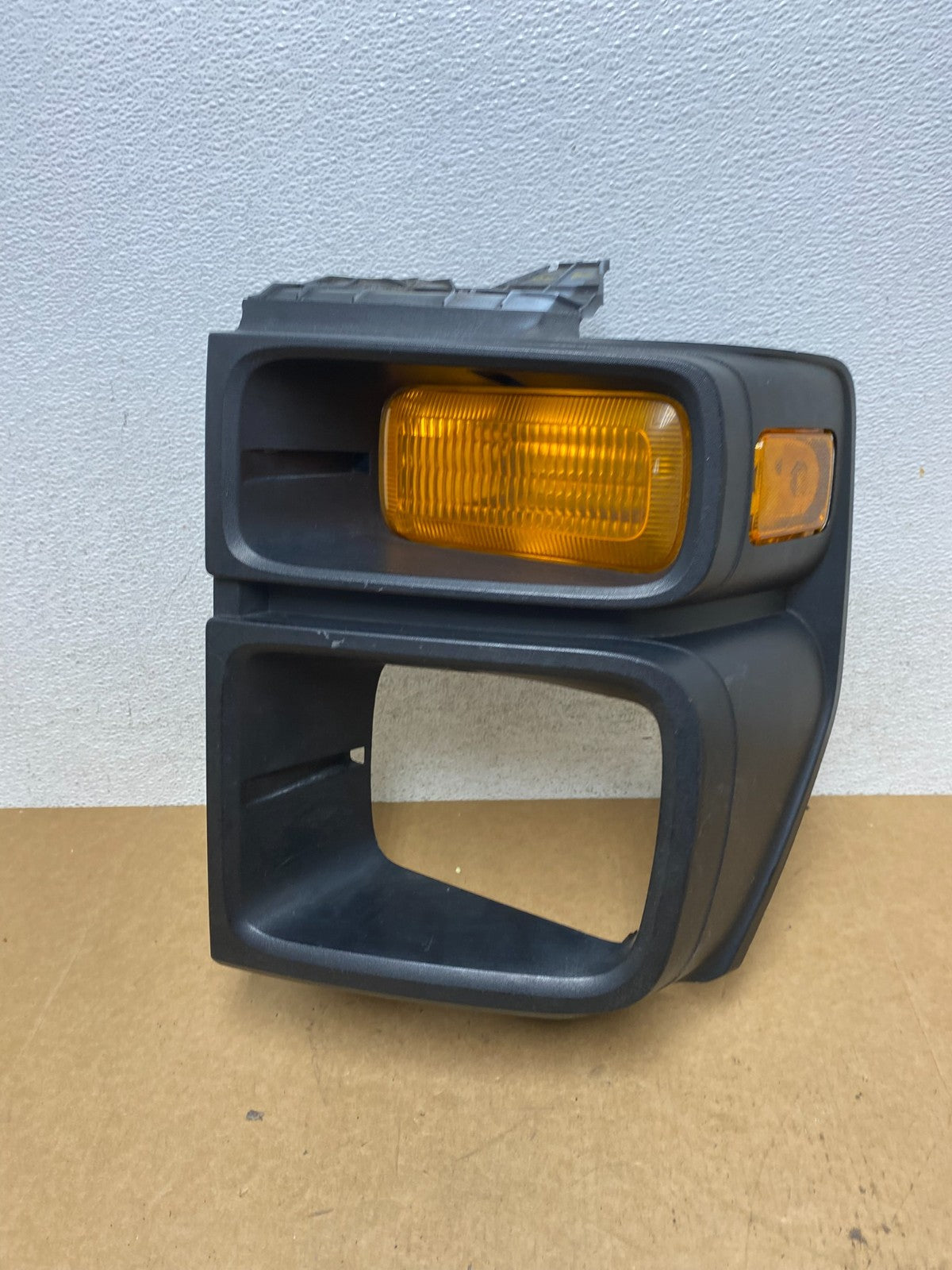 2008-2017 Ford E150 E250 E350 Van Left Side Headlight Bezel Trim AE3006 DW0