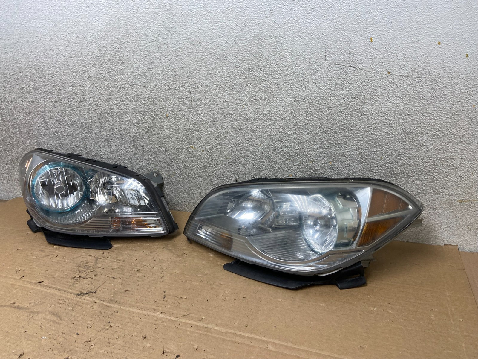 2008 to 2012 Chevrolet Malibu Left+Right Side Set Headlights AB4807 DW1