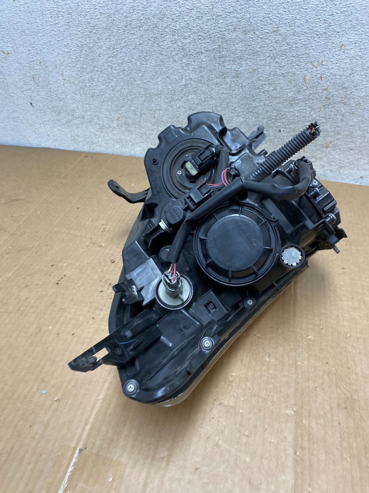 2008 to 2013 Nissan Rogue HID Xenon Headlight Left Driver Lh Side AI8804 DW8
