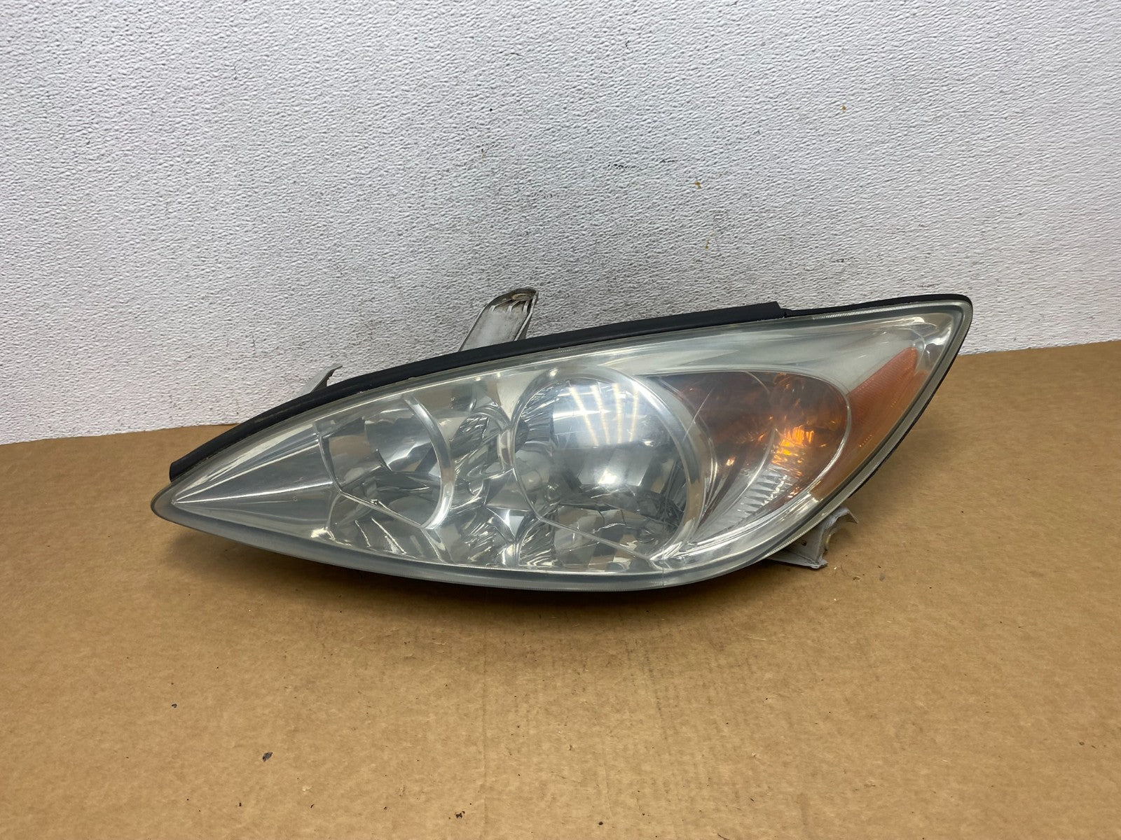 2002 2003 2004 Toyota Camry Left Driver Lh Side Halogen Headlight AD4474 DW0