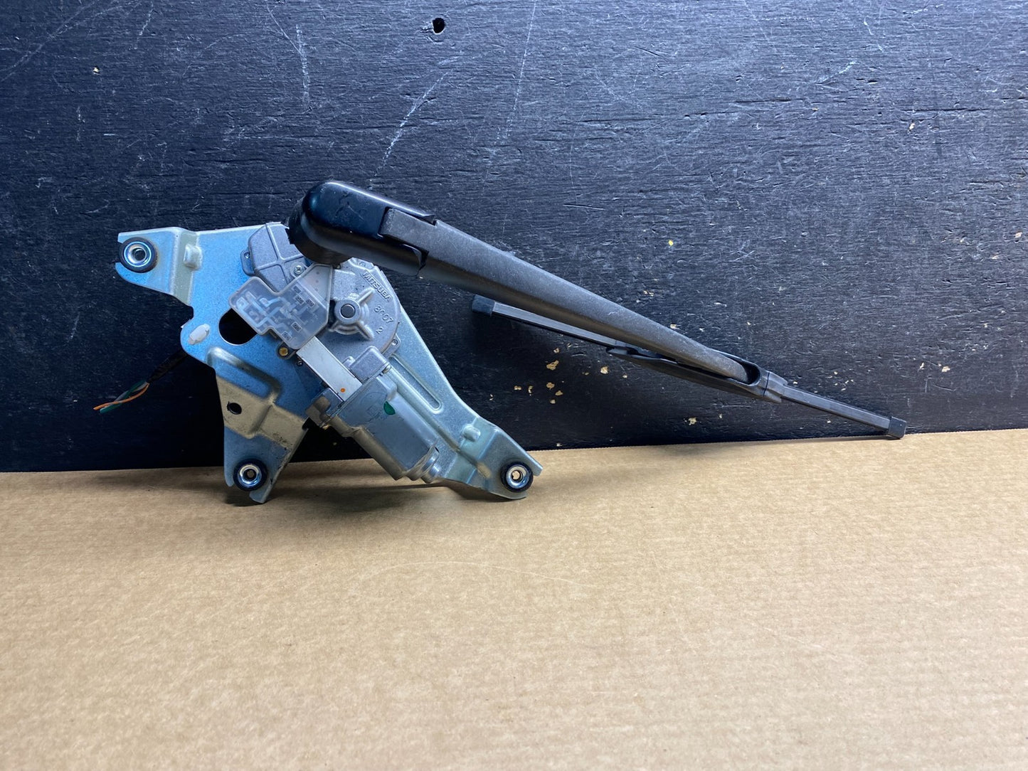 2011 to 2017 Infiniti QX56 QX80 Rear Wiper Motor OEM Z9042 DG0