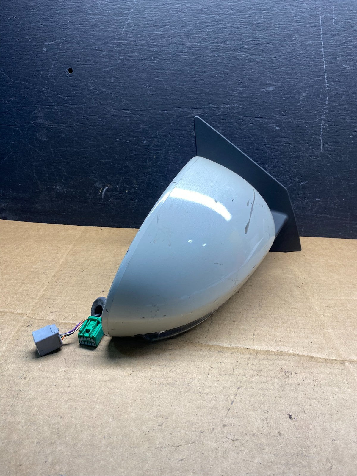2008 to 2012 Buick Enclave Right Passenger Side View Door Mirror AD6767 DG1