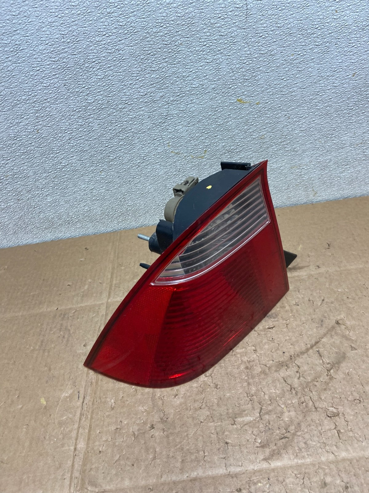 2005 2006 2007 Ford Focus Sedan Left Driver Side Tail Light Oem Y8988 DW2