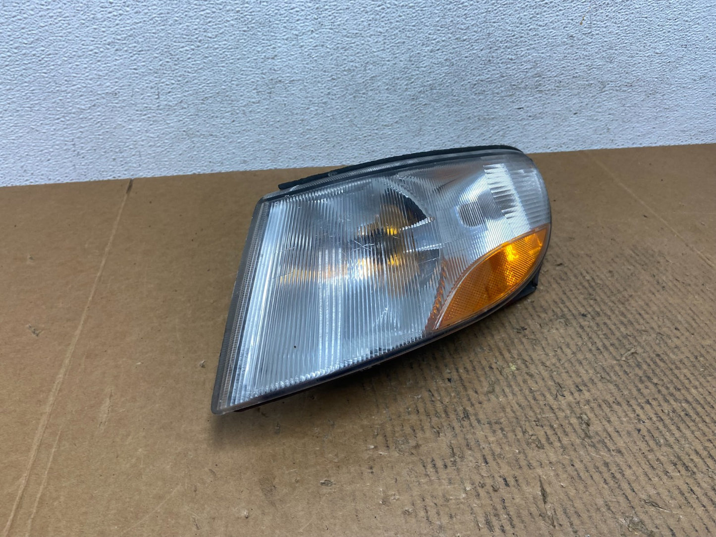 1999 to 2003 Saab 9-3 Front Left Driver LH Side Turn Signal AE1343 DW2