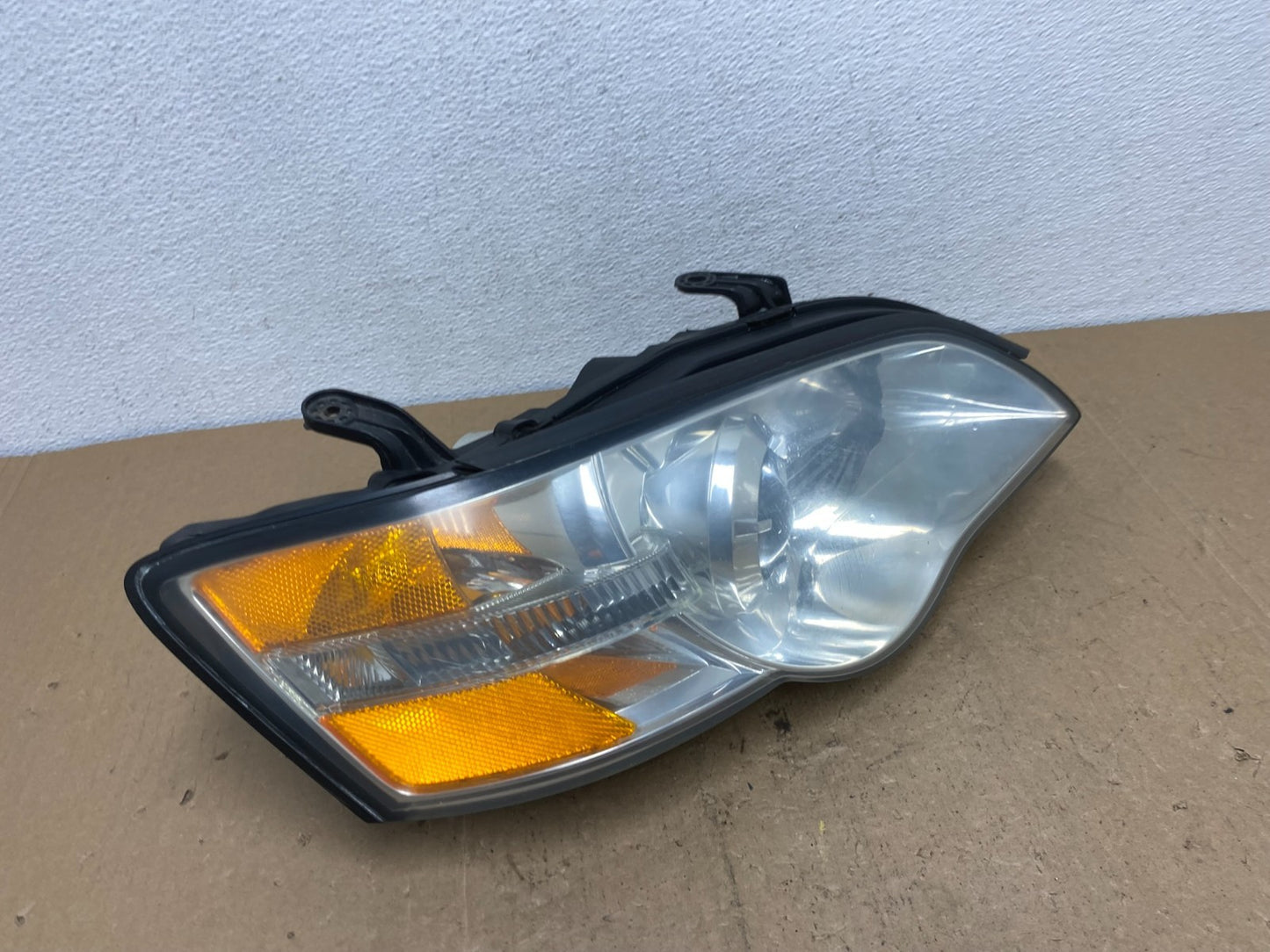2006 to 2007 Subaru Legacy Right Passenger RH Side Headlight AC6008 DW2