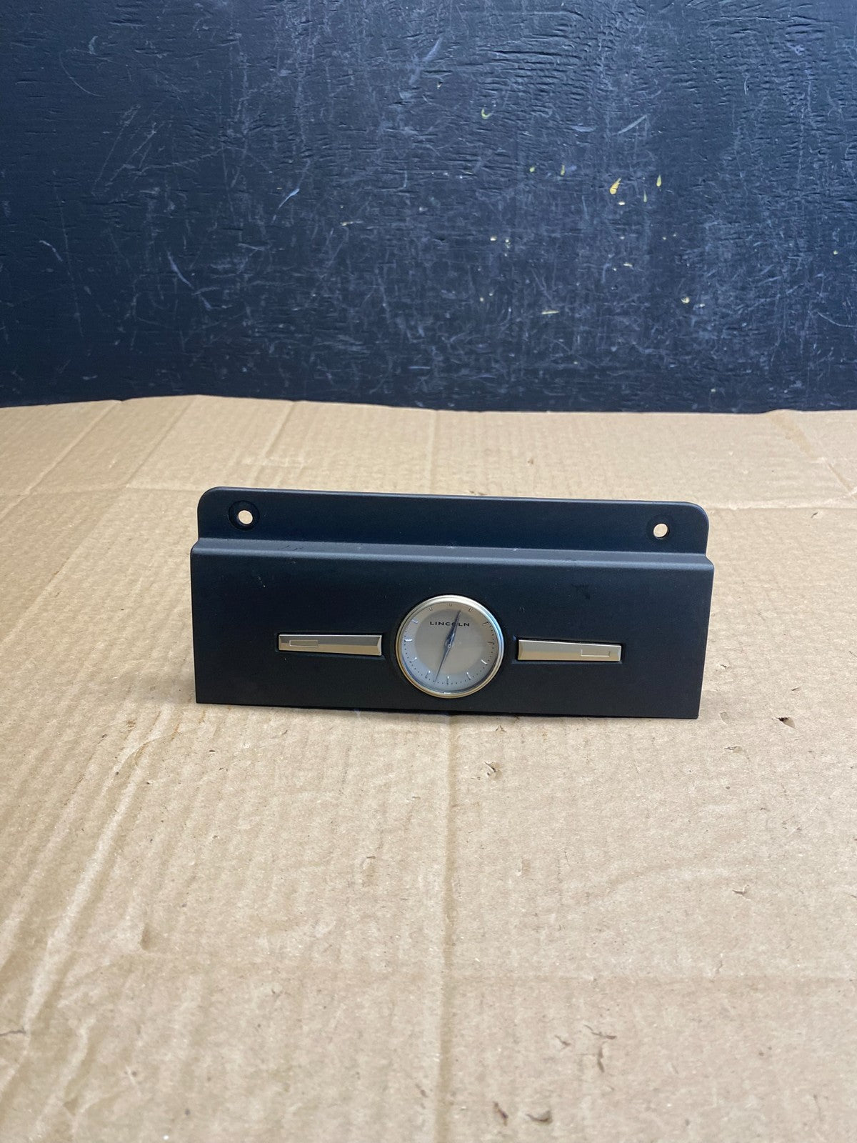 2003 to 2011 Lincoln Town Car Center Console Dash Mounted Analog Clock ac9351 DG0