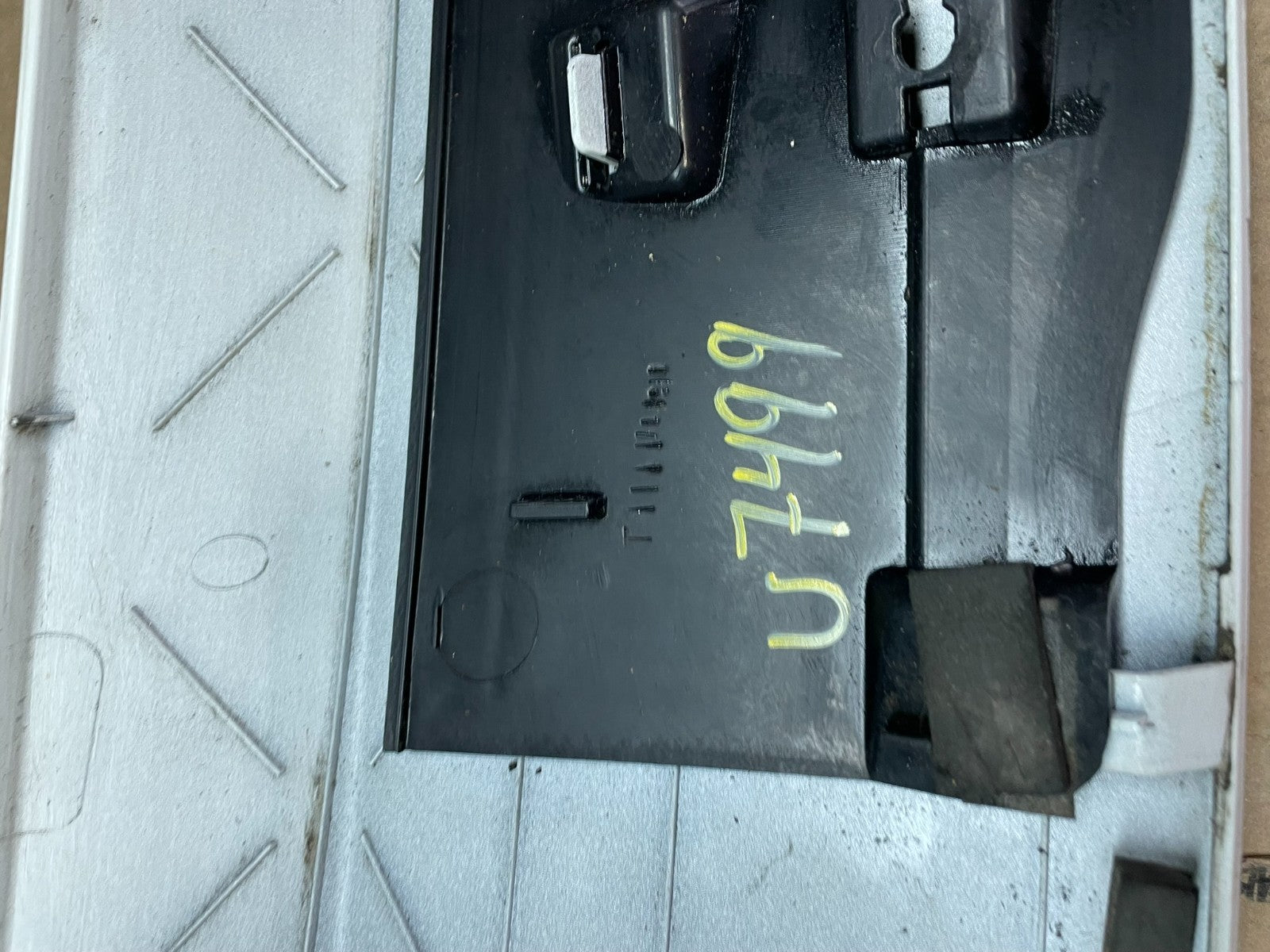 2011-2018 Dodge Grand Caravan Rear Tail Gate Trim Molding Panel OEM u7499 DG18