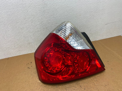 2006 2007 Infiniti M35 M35X M45 Left Driver LH Side Tail Light AE0301 LK0