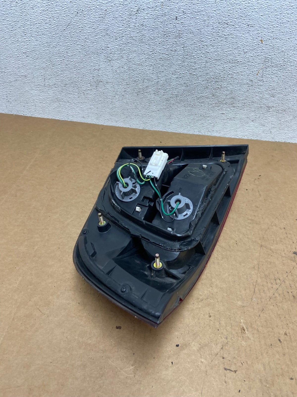 2000 2001 2002 2003 Nissan Sentra Right Passenger Side Tail Light AE3020 LK10
