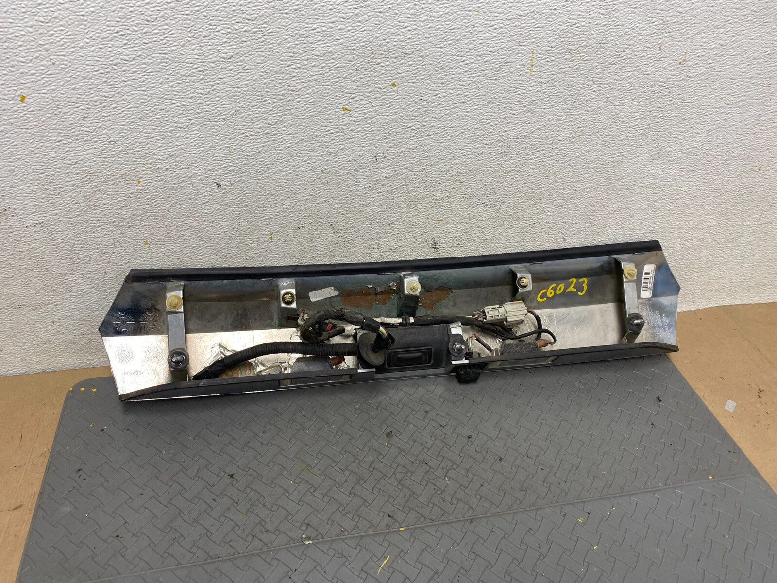 2010-2015 Gmc Terrain Lift Gate Handle Trim Back Up Camera Chrome Panel C6023 DG6