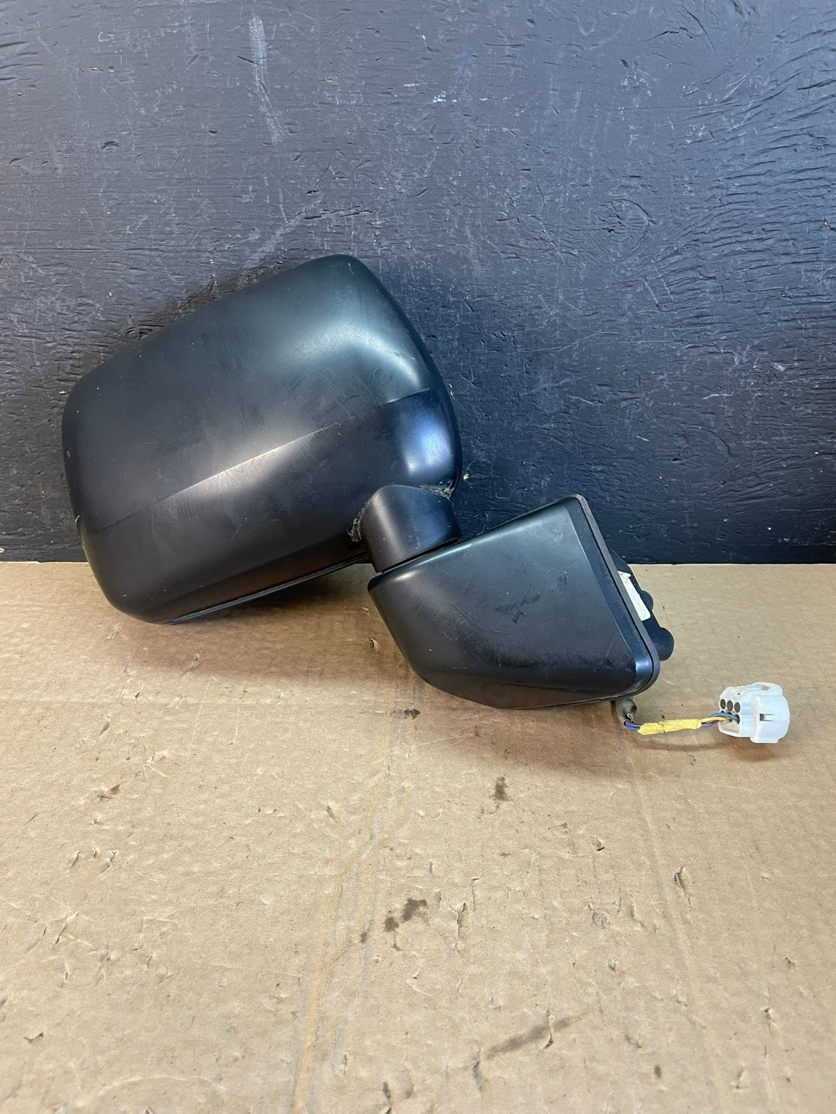 2004 - 2011 Mitsubishi Endeavor Right Passenger RH Door View Mirror AC9903 DW0