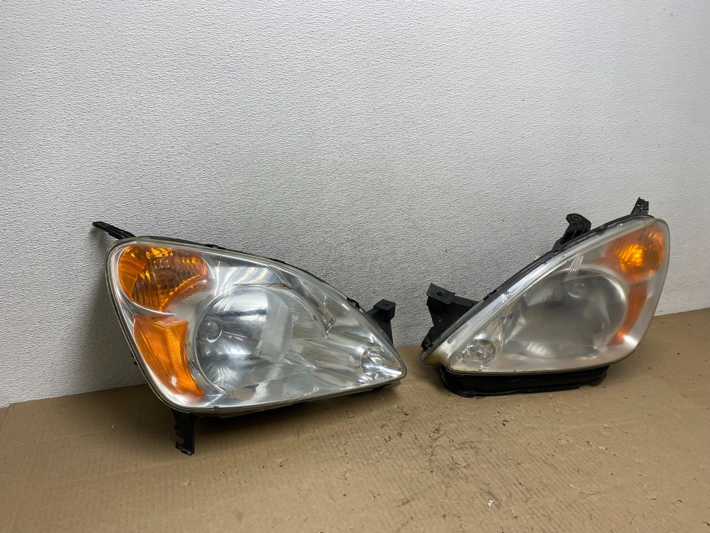 2002 to 2004 Honda Crv Cr-v Left+Right Halogen Headlights AG6535 DW2