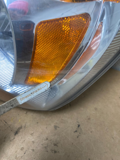 2005 to 2006 Kia Sportage Left Driver LH Halogen Headlight OEM X5083 DW5