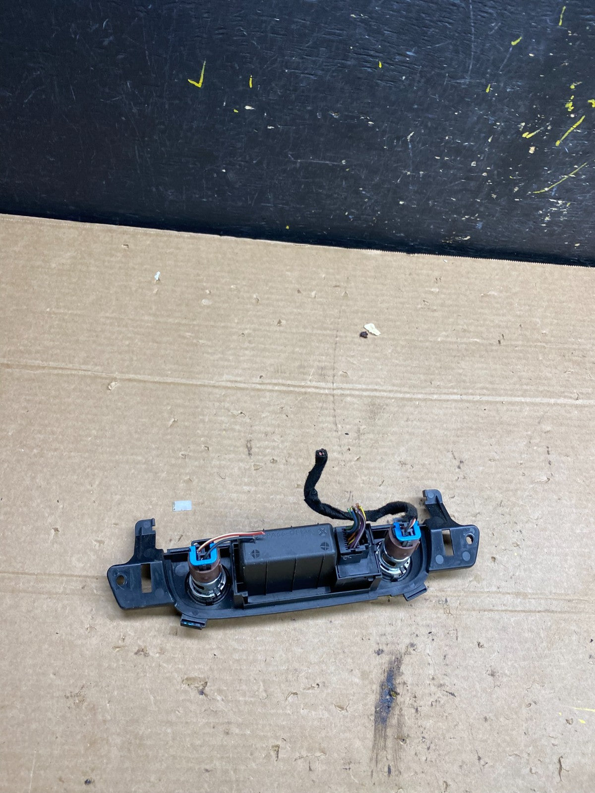 2007-2014 Chevrolet Tahoe Silverado Yukon Windshield Switch Outlet 12v w9441 DG3