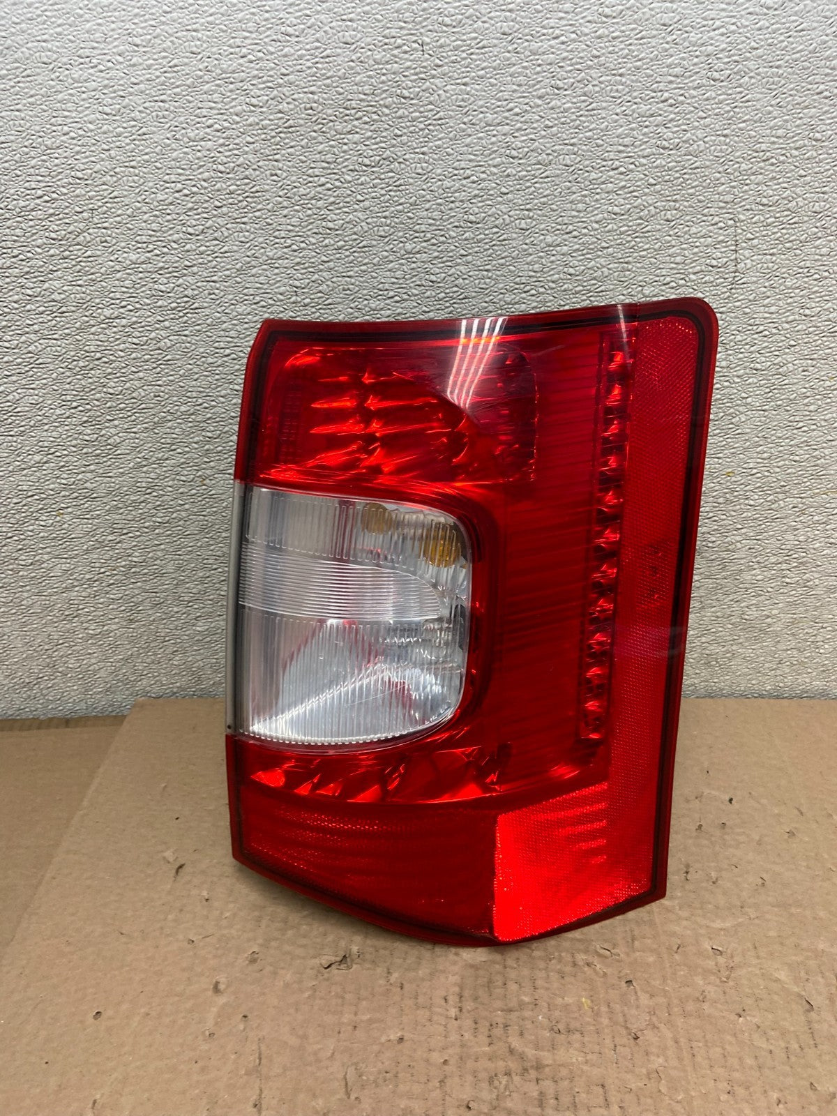 2011-2016 Chrysler Town and Country Right Passenger RH Tail Light AB2525 DW0