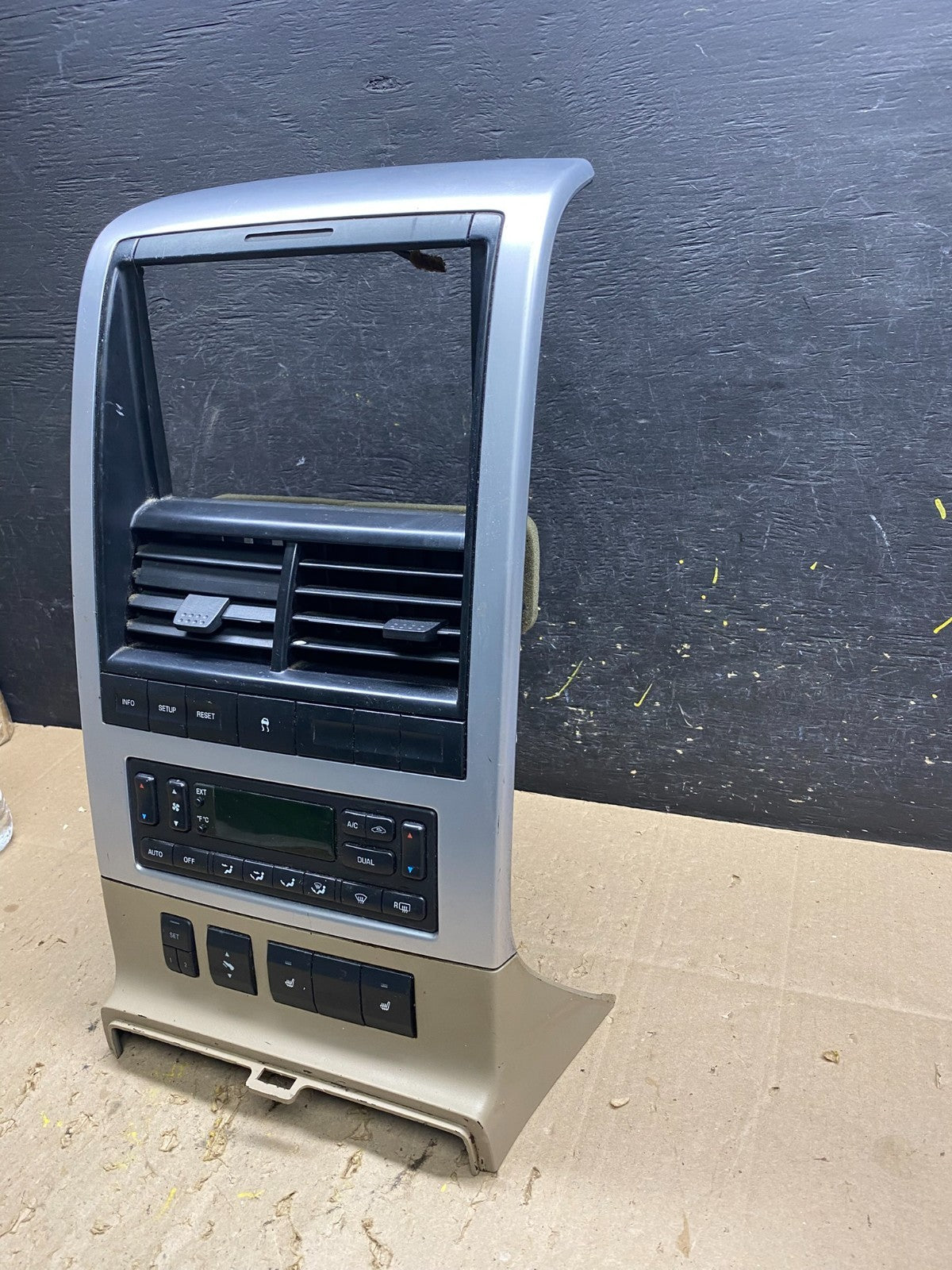 2006 - 2010 Ford Explorer Radio Heater Climate A/C Control Bezel Trim u5486 DG1