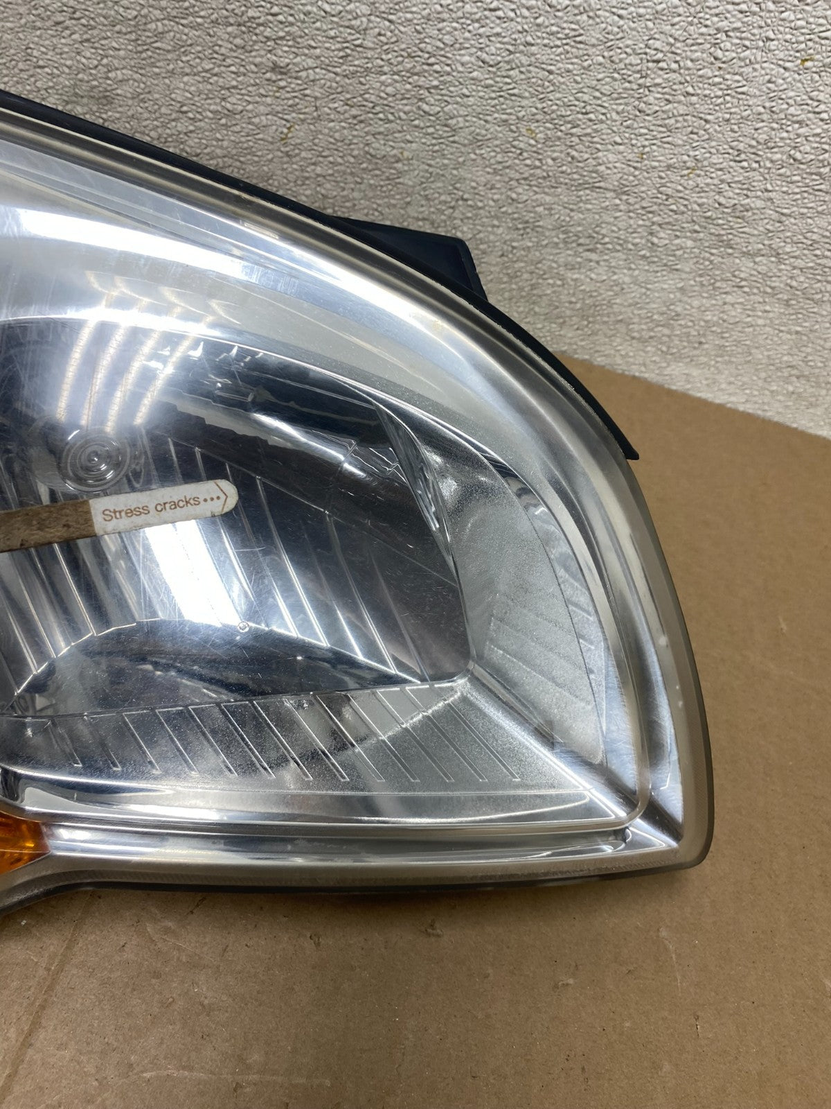 2007 to 2010 Kia Sportage Right Passenger RH Halogen Headlight T8207 DW6