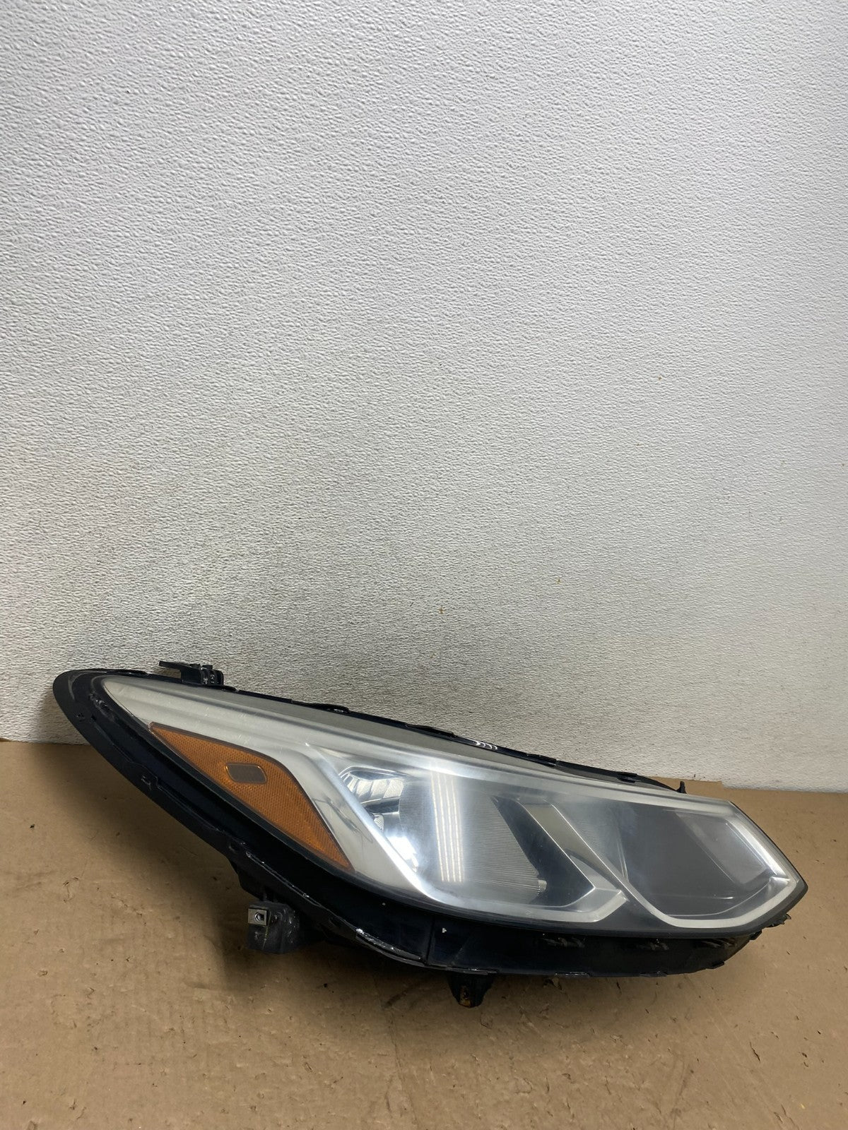 2016 to 2019 Chevrolet Cruze Right Passenger Halogen Headlight AG5441 DW1