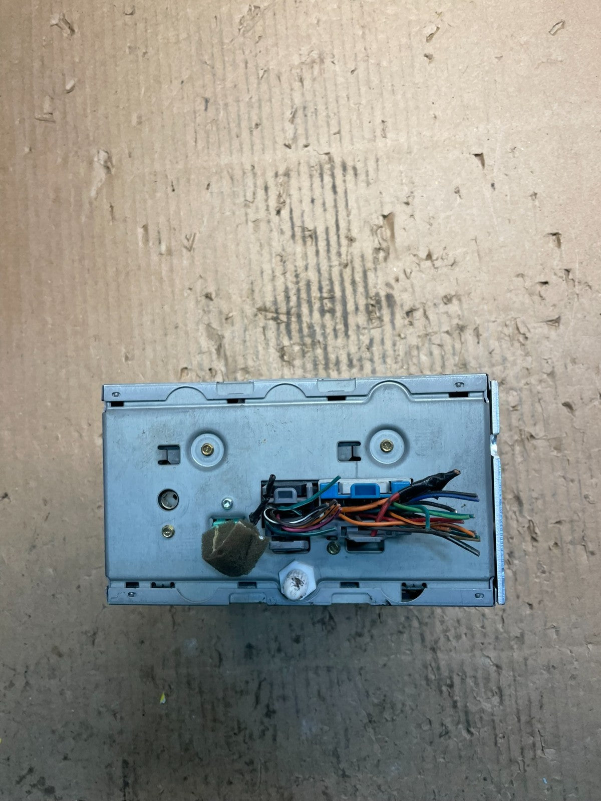 2003 to 2006 Cadillac Escalade Radio CD AM/FM Player OEM u9070 DG2