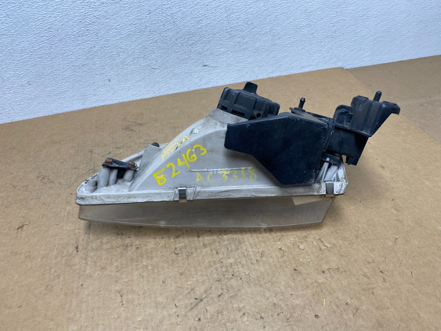 1998 to 1999 Mazda 626 Right Passenger RH Side Headlight Oem AC3318 DW6