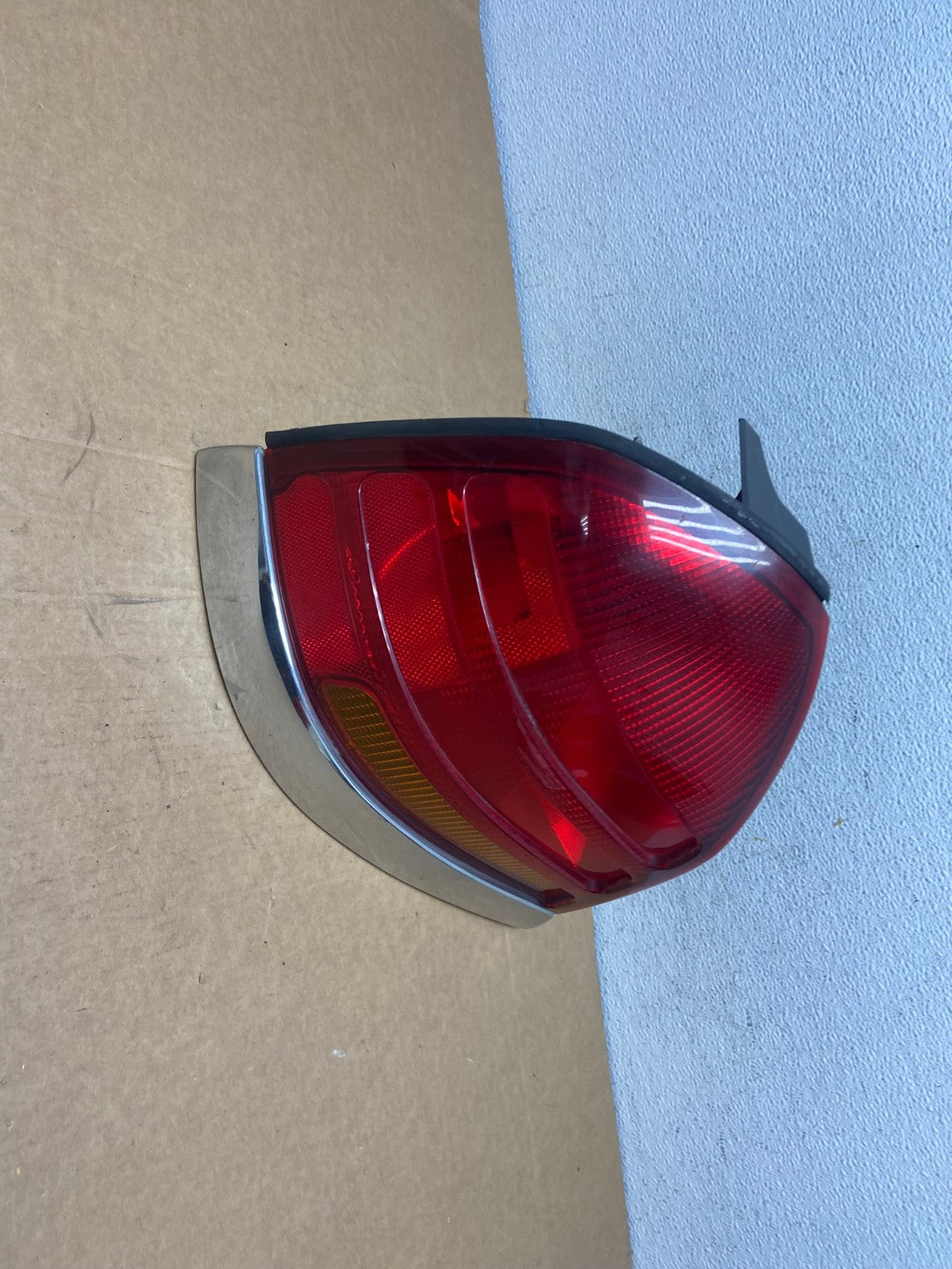 1998-2003 Ford Crown Victoria Left Driver Lh Side Tail Light AD5397 LK2