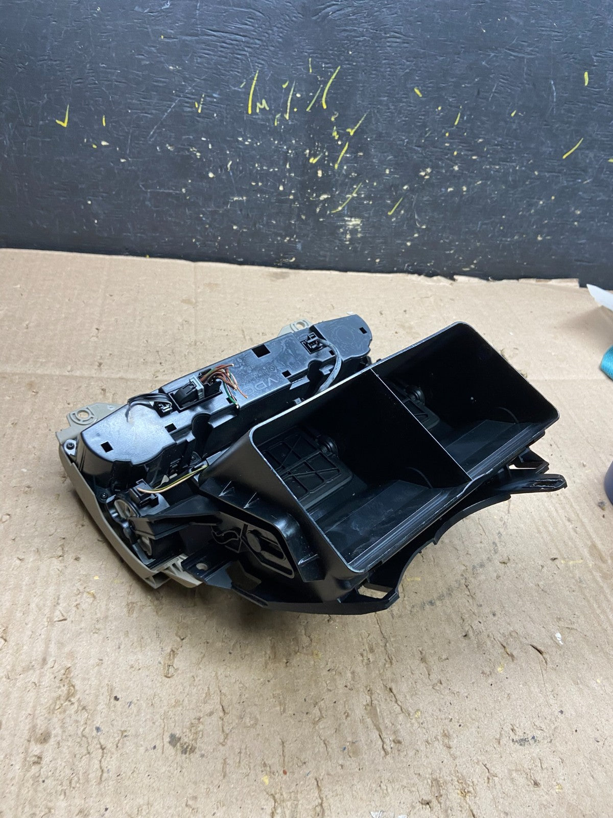 2007 - 2009 Mercedes W211 E550 E320 Center Console AC Heater Air Vent Y7907 DG5