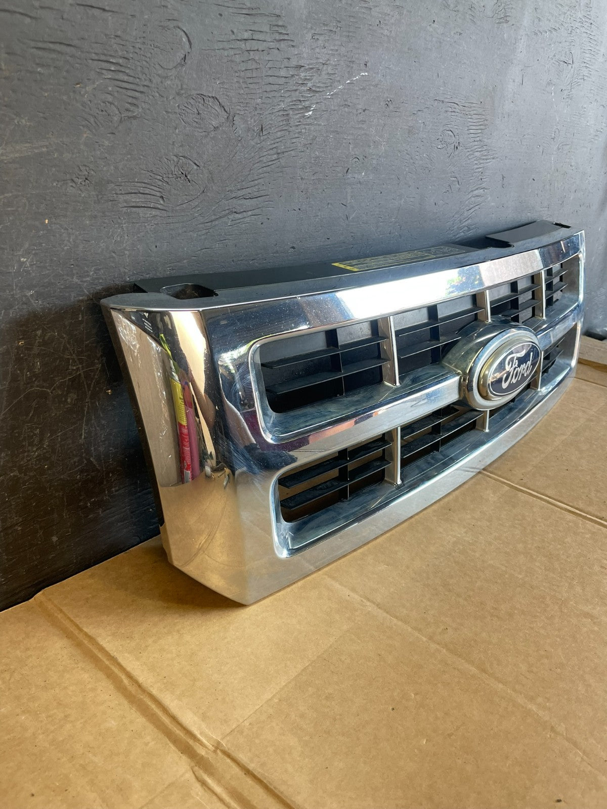 2008 to 2012 Ford Escape Front Upper Grill Grille ae0830 DG2