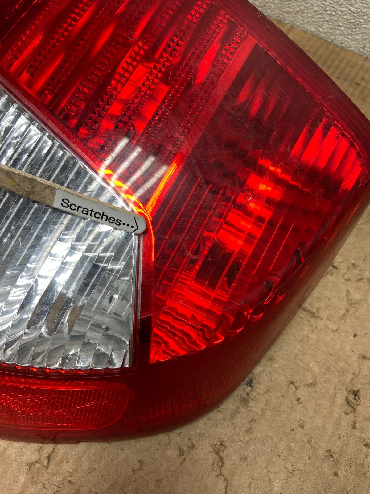 2001 Kia Spectra Right Passenger Side Tail Light AA7116 DG3