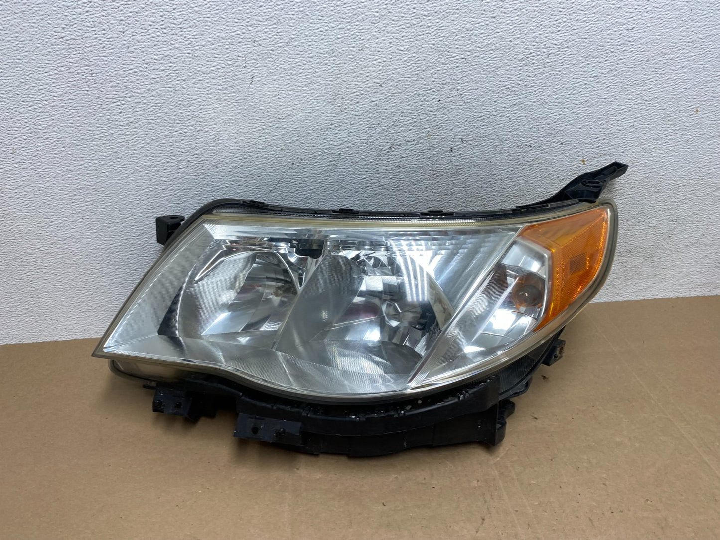 2009-2013 Subaru Forester Left Driver LH Halogen Headlight AE4949 DW0