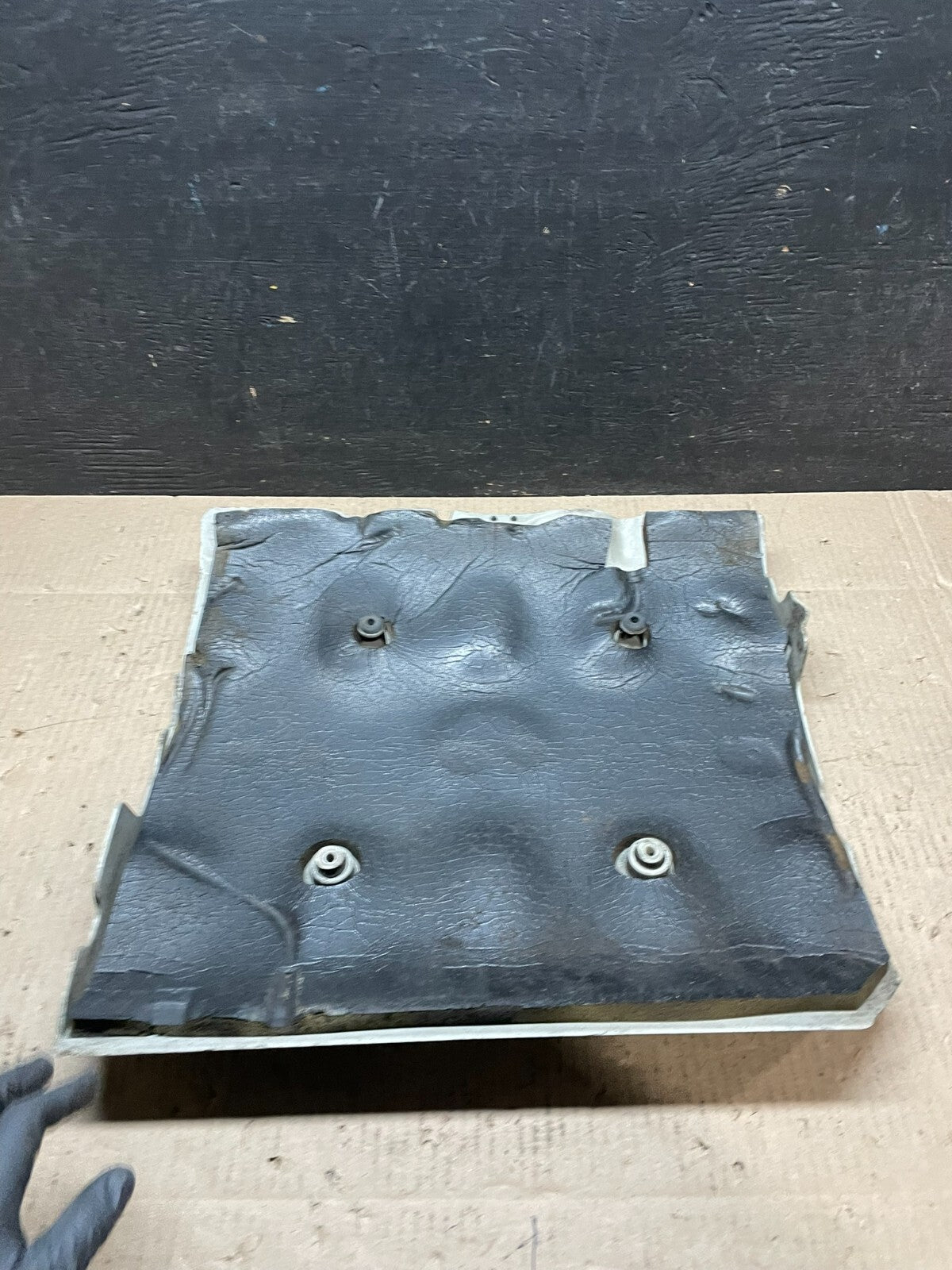 2001 to 2004 Cadillac Deville Seville Northstar Engine Motor Cover i7728 DG4