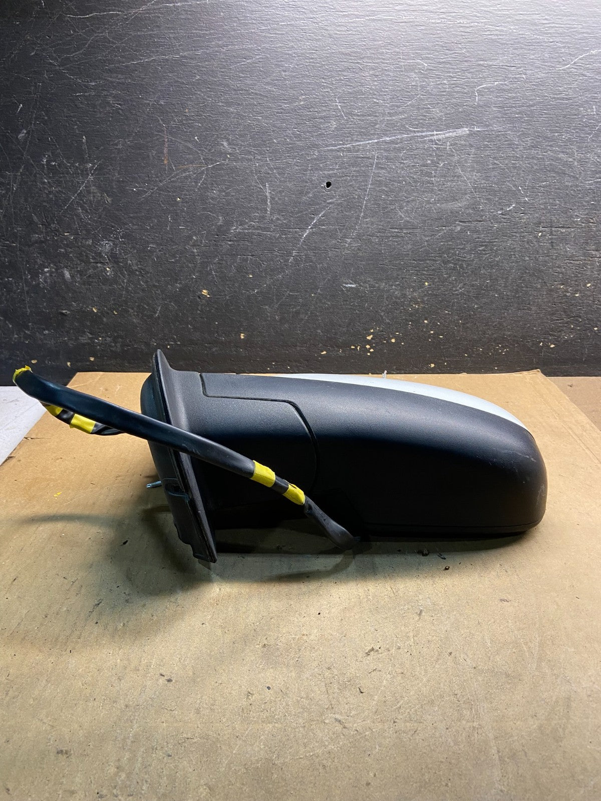 2007 to 2014 GMC Sierra Left Driver Side View Door Mirror OEM Z2371 MS0