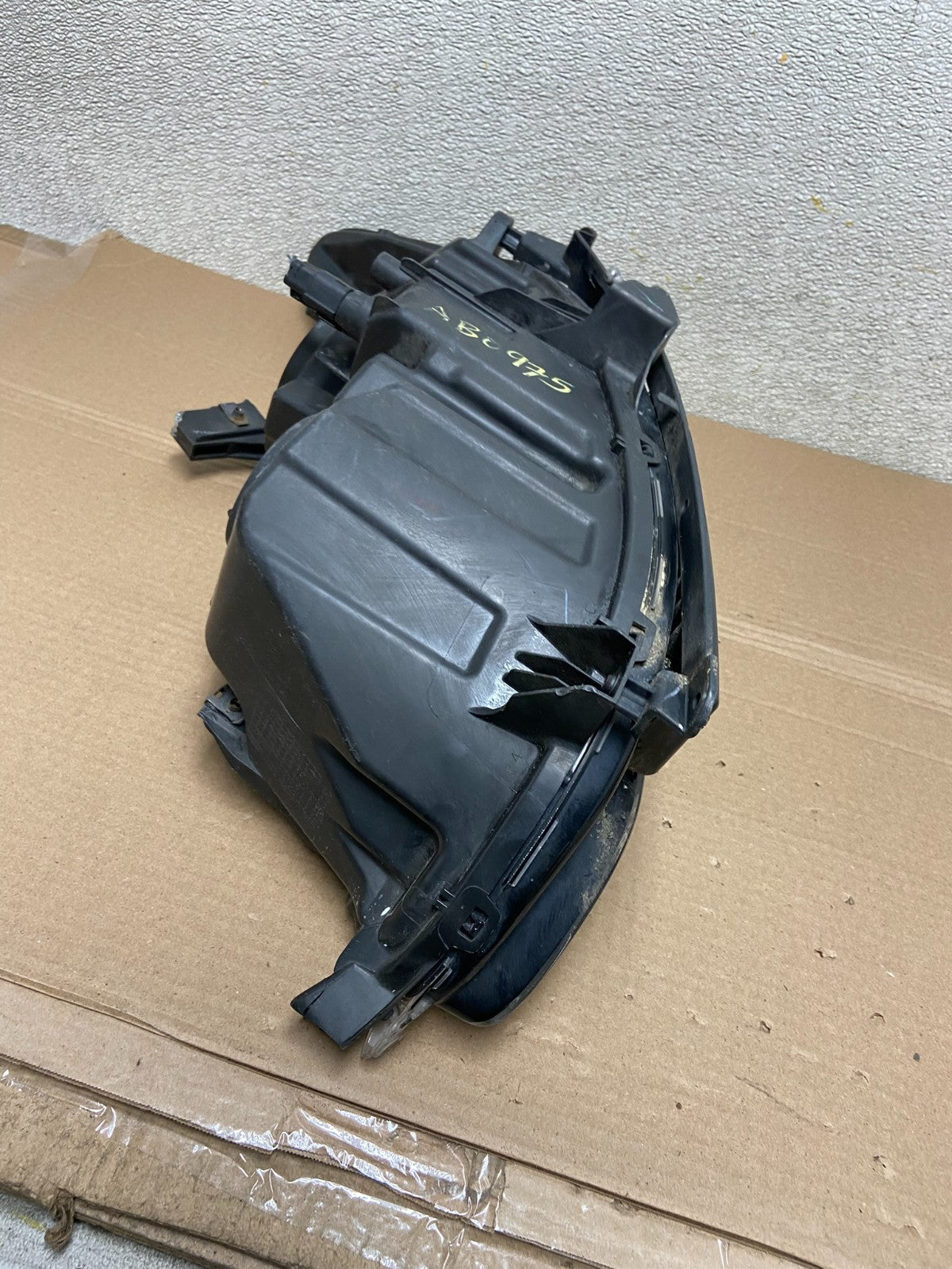 2013 to 2016 Ford Fusion Right Passenger Rh Side Headlight AB0975 DW9