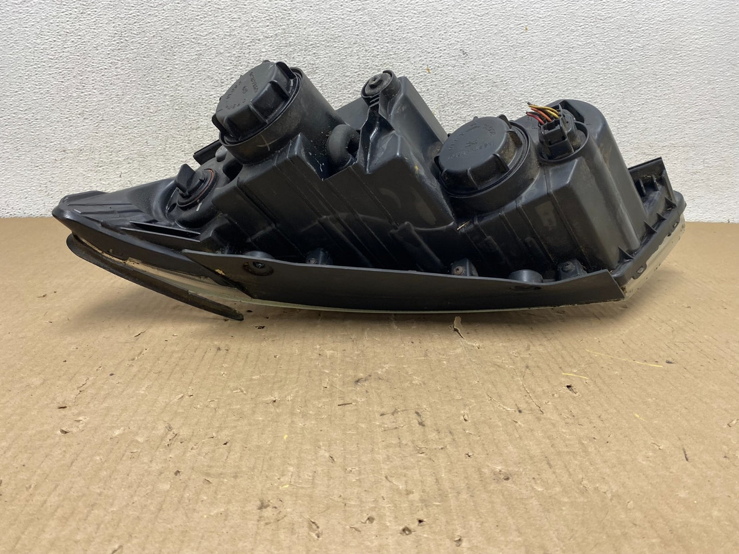 2009 to 2010 Hyundai Sonata Right Passenger RH Side Headlight Halogen AG8013 DW5