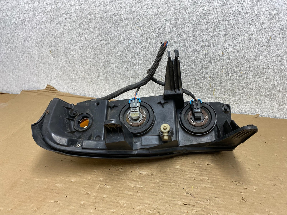 2006 to 2007 Saturn Vue Headlight Right Passenger Side Halogen AG9297 DW6