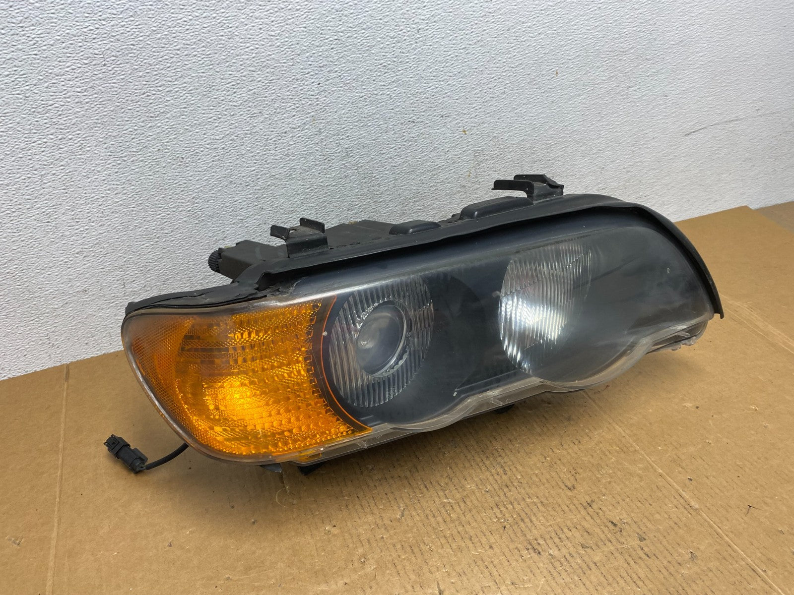 Xenon 2000 - 2003 Bmw X5 E53 Headlight Right Passenger RH Side AE0584 DW2