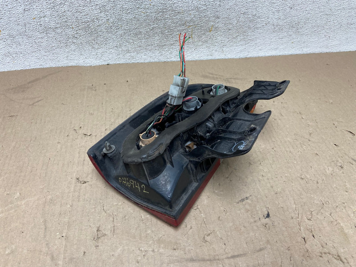 1999 to 2003 Suzuki XL-7 Vitara Right Passenger RH Side Tail Light AH6942 LK4