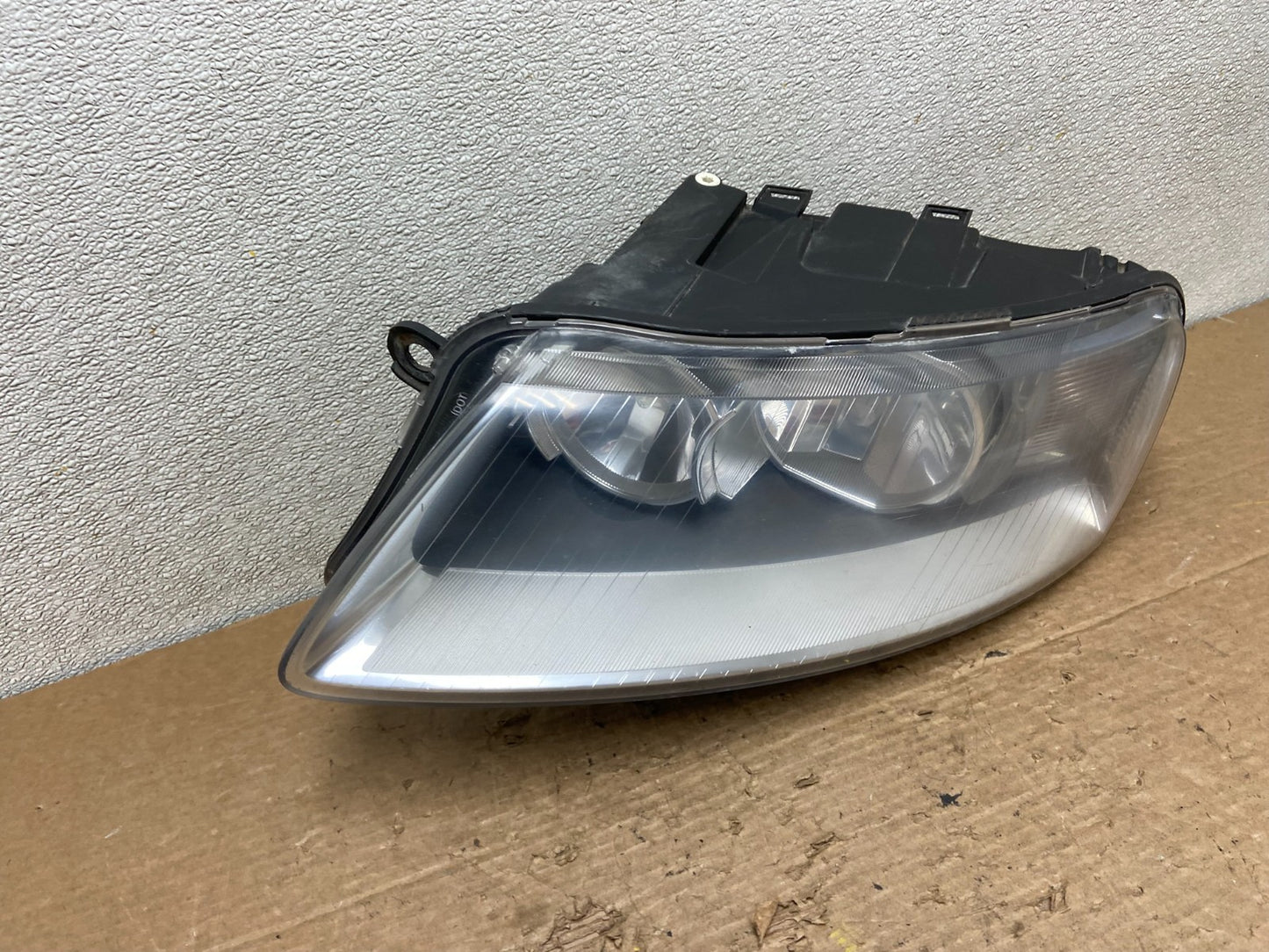 2005 to 2008 Audi A6 Left Driver Side Headlight Halogen Z3604 DW2