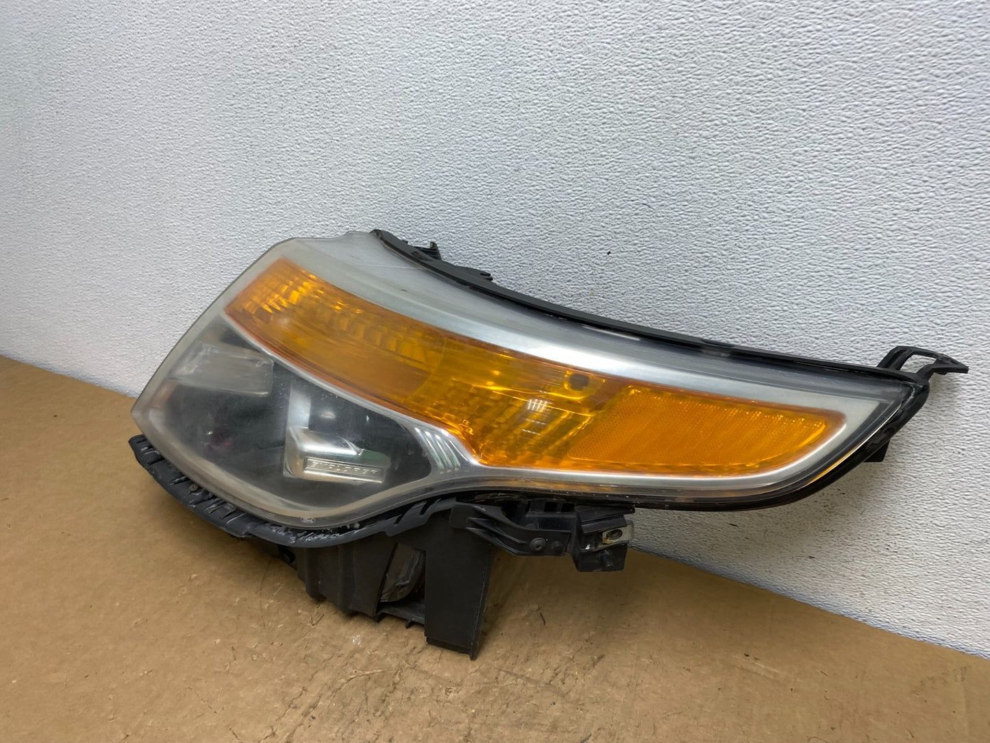 2011 to 2015 Ford Explorer Left Driver LH Halogen Headlight AD0703 DW1