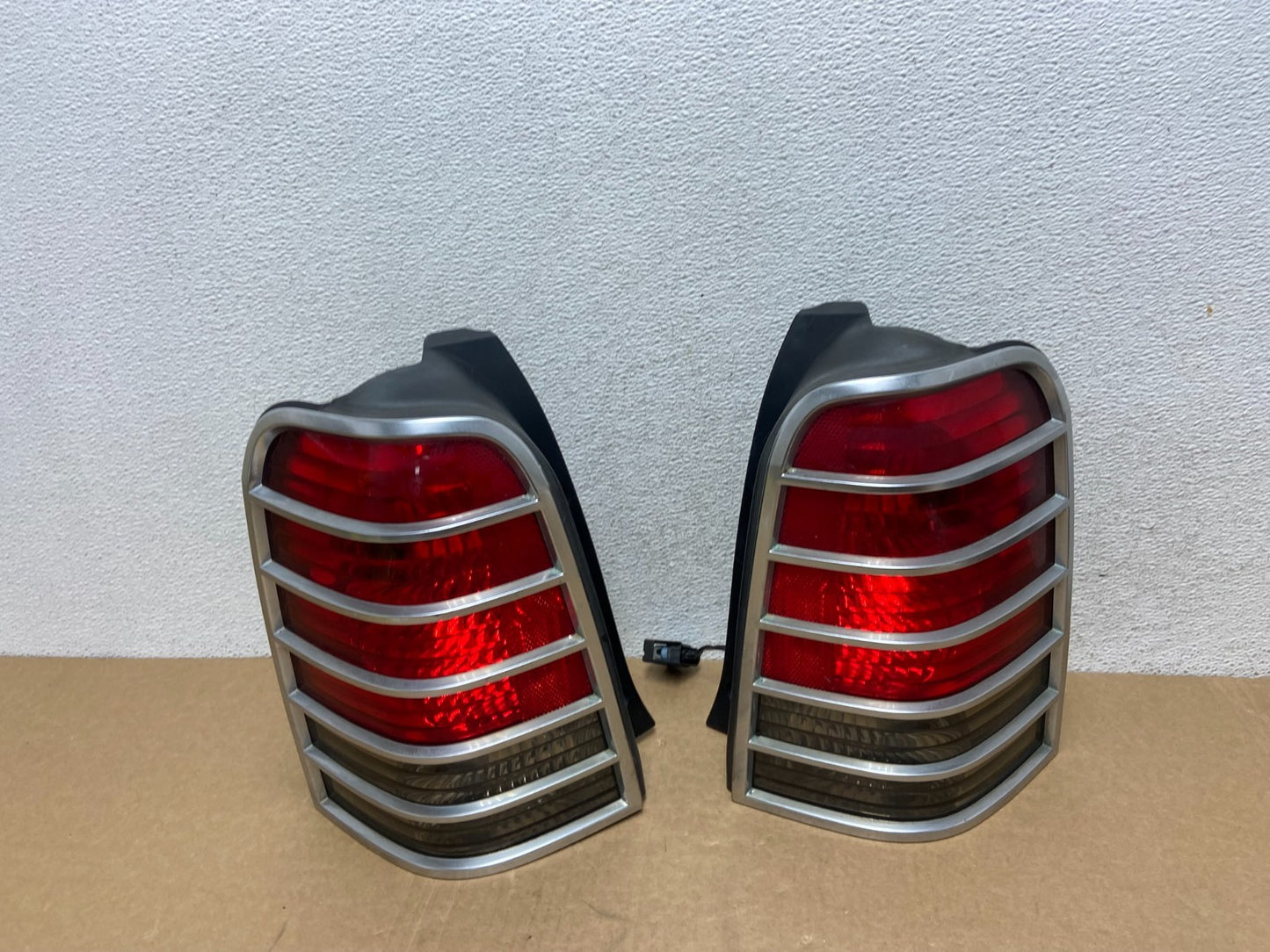 2005 2006 2007 Mercury Mariner Left+Right Side Tail Lights AF99360