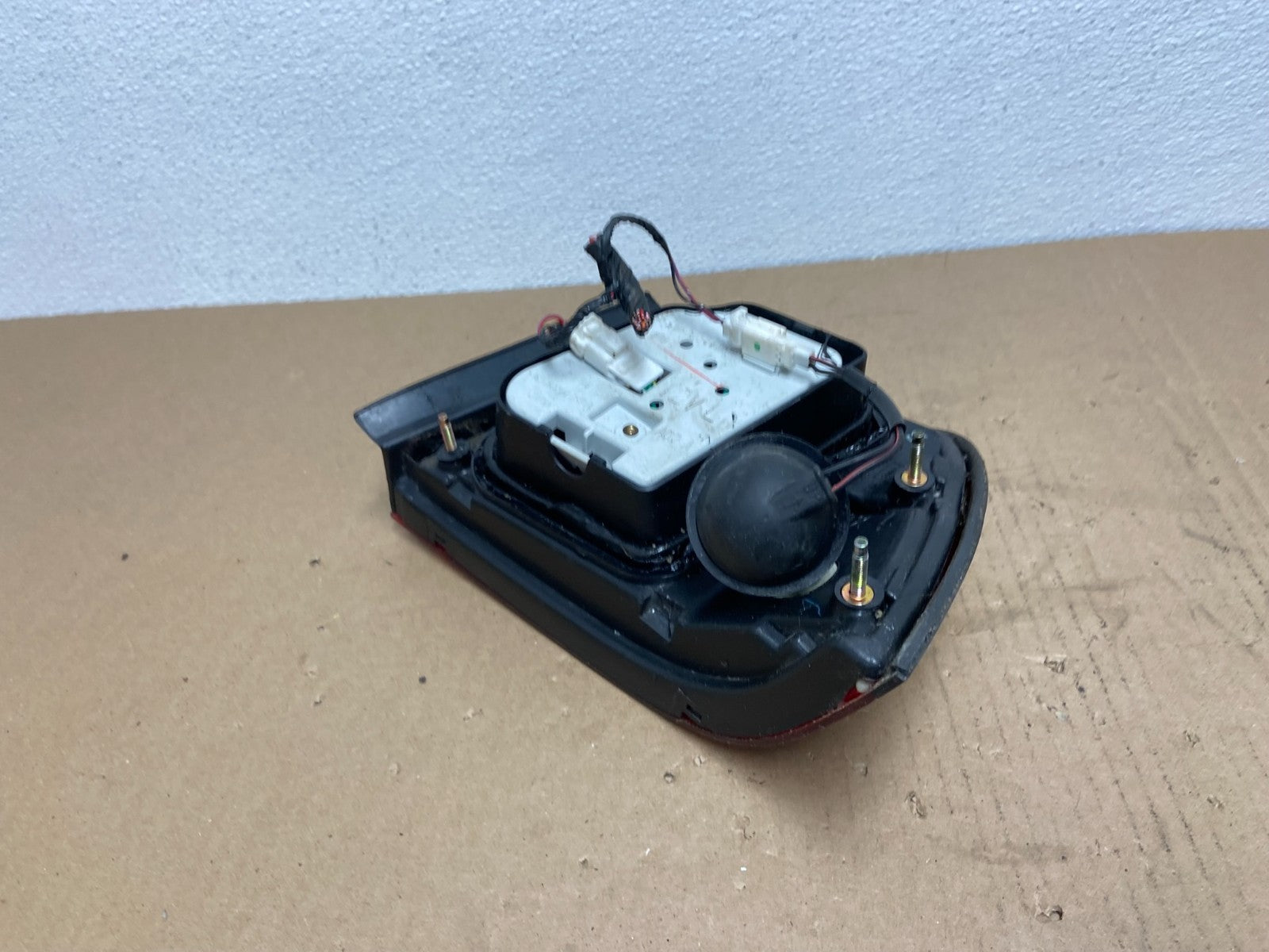 1995 1996 Nissan Maxima Left Driver LH Side Tail light Oem AB6434 DW4