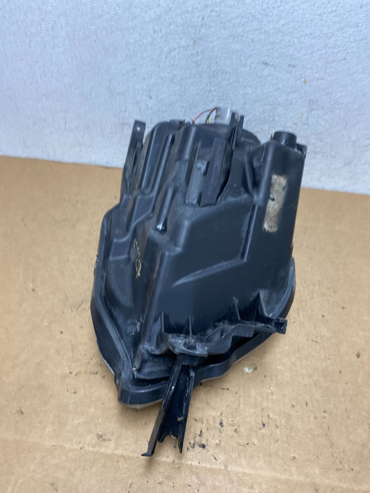 2004 - 2008 Mitsubishi Endeavor Headlight Left Driver Lh Side AD5227 DW7