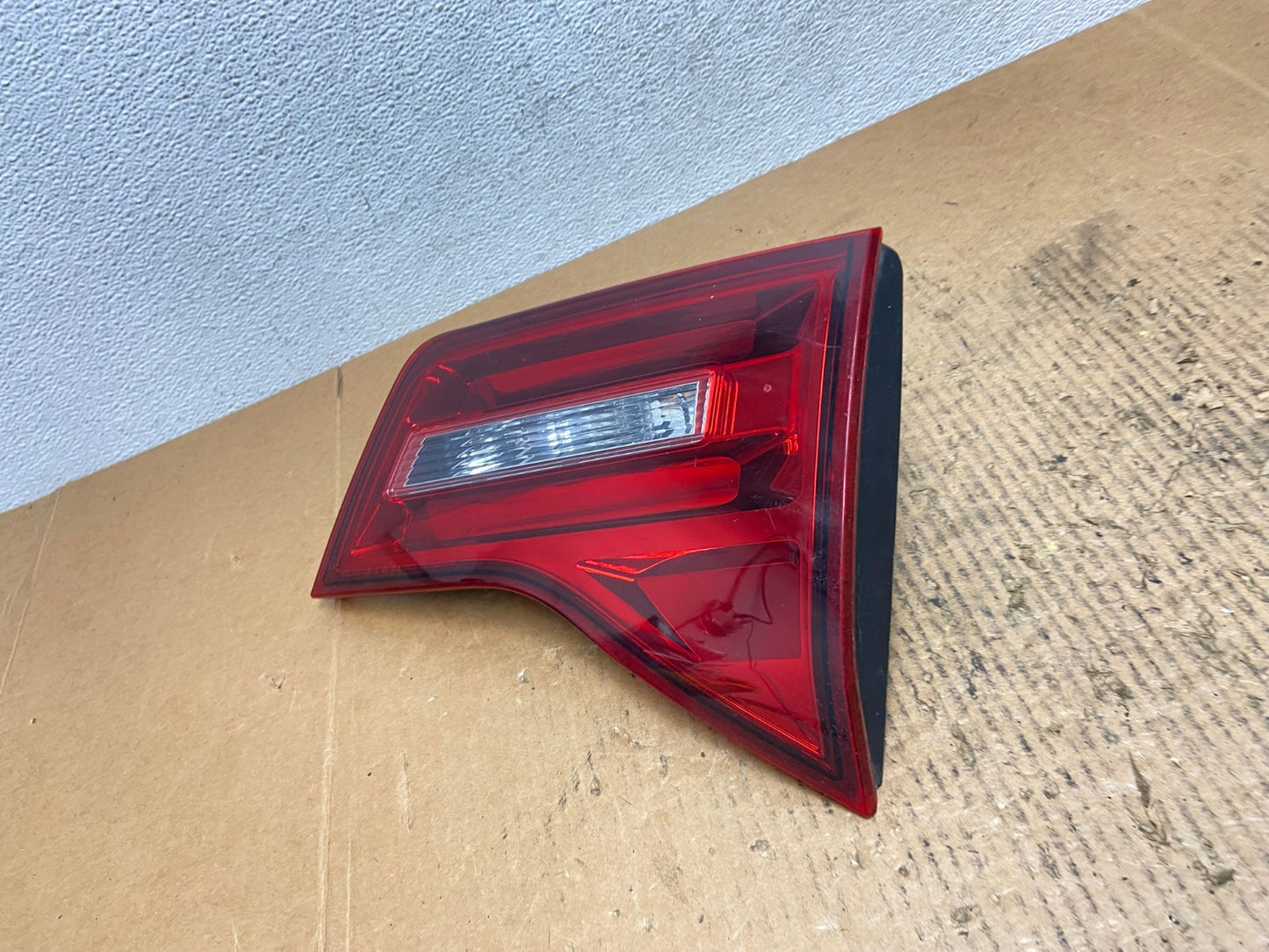 2010 - 2013 Acura Mdx Right Passenger Rh Side Inner Tail Light AE1588 LK1
