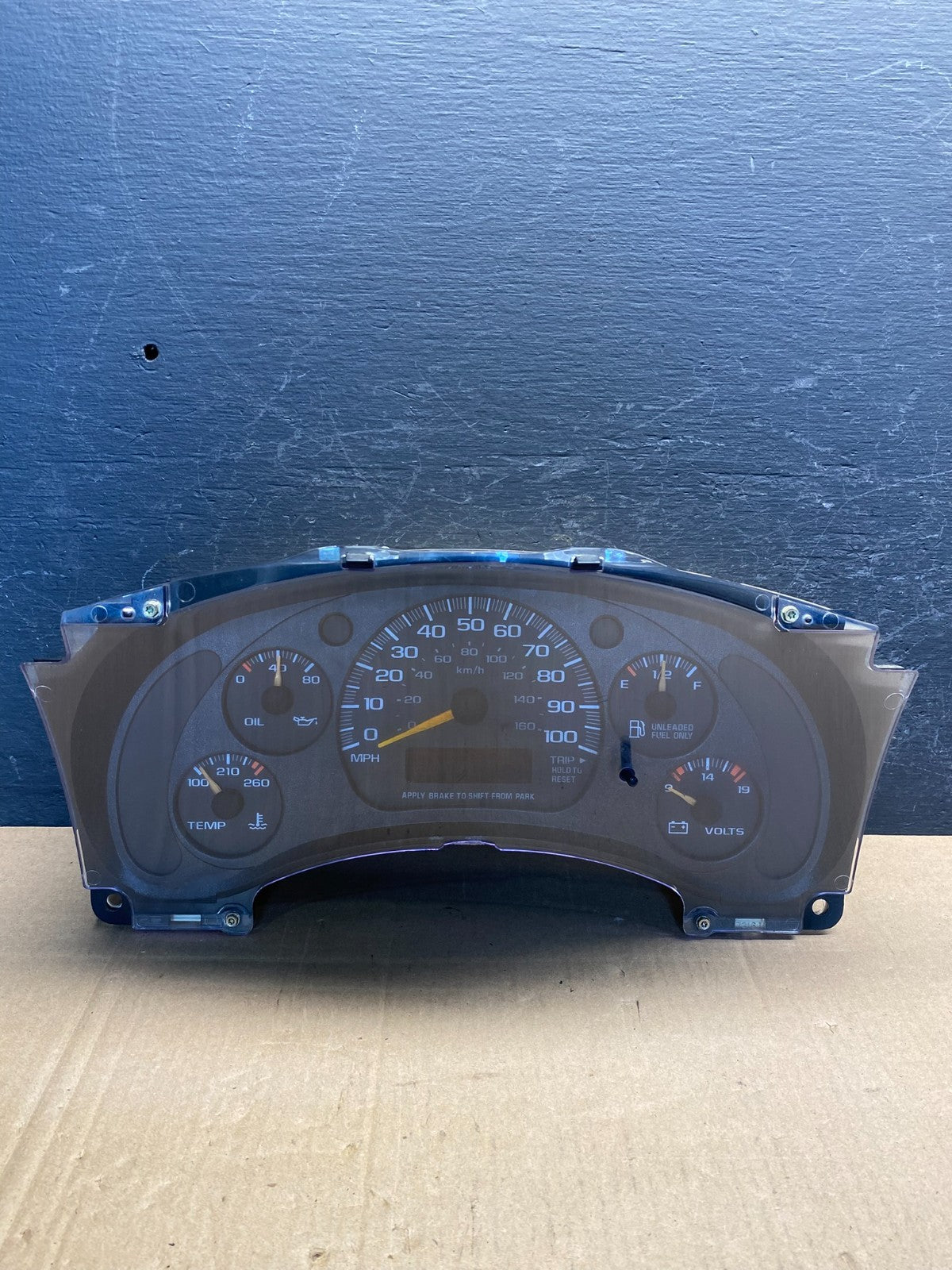1996- to 2000 Chevrolet Express Speedometer Cluster Gauge 25755008 AE75780