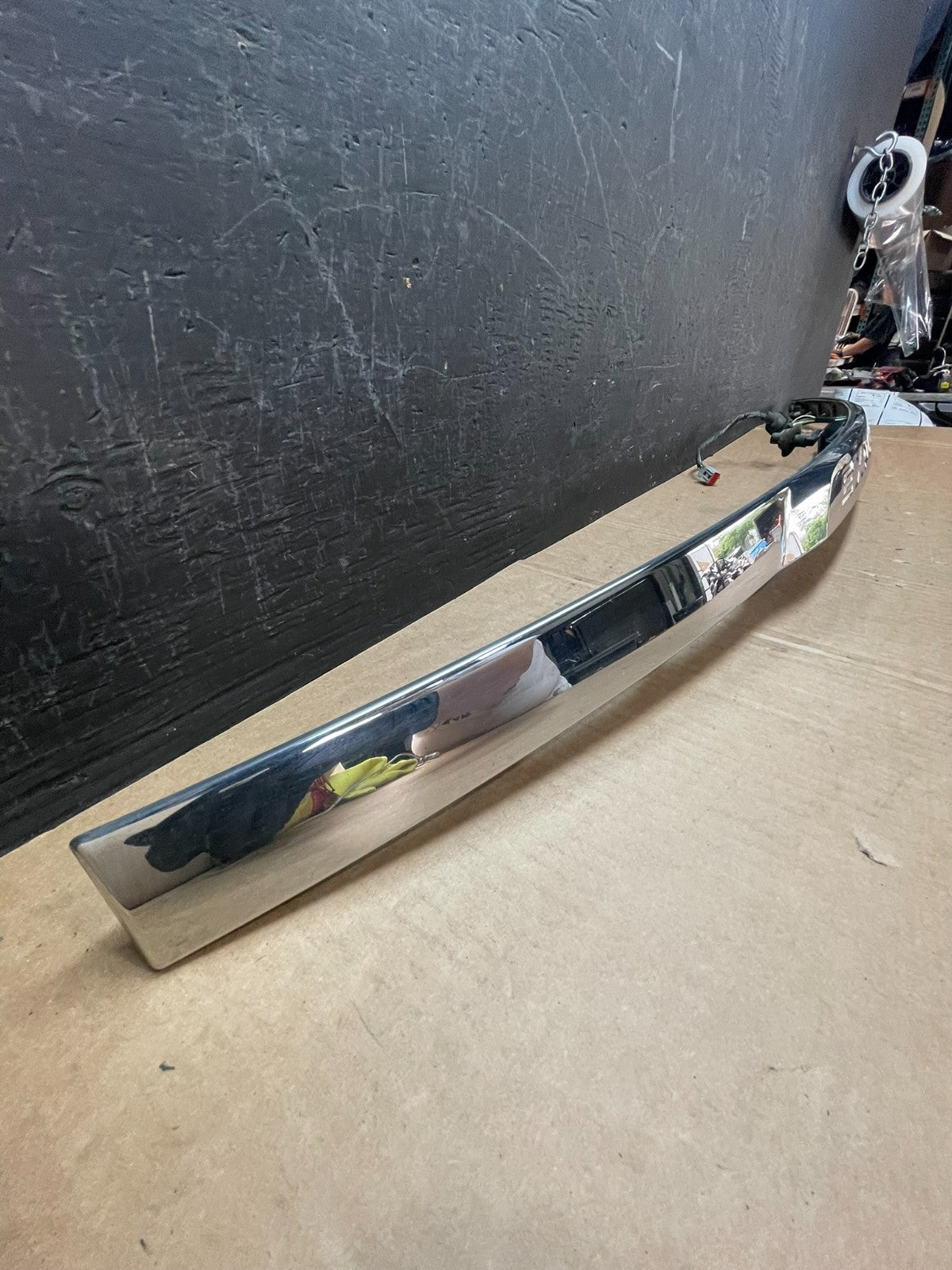 2011-2014 Ford Explorer Rear Tailgate Gate Trim Molding With Camera OE ae8465 DG2