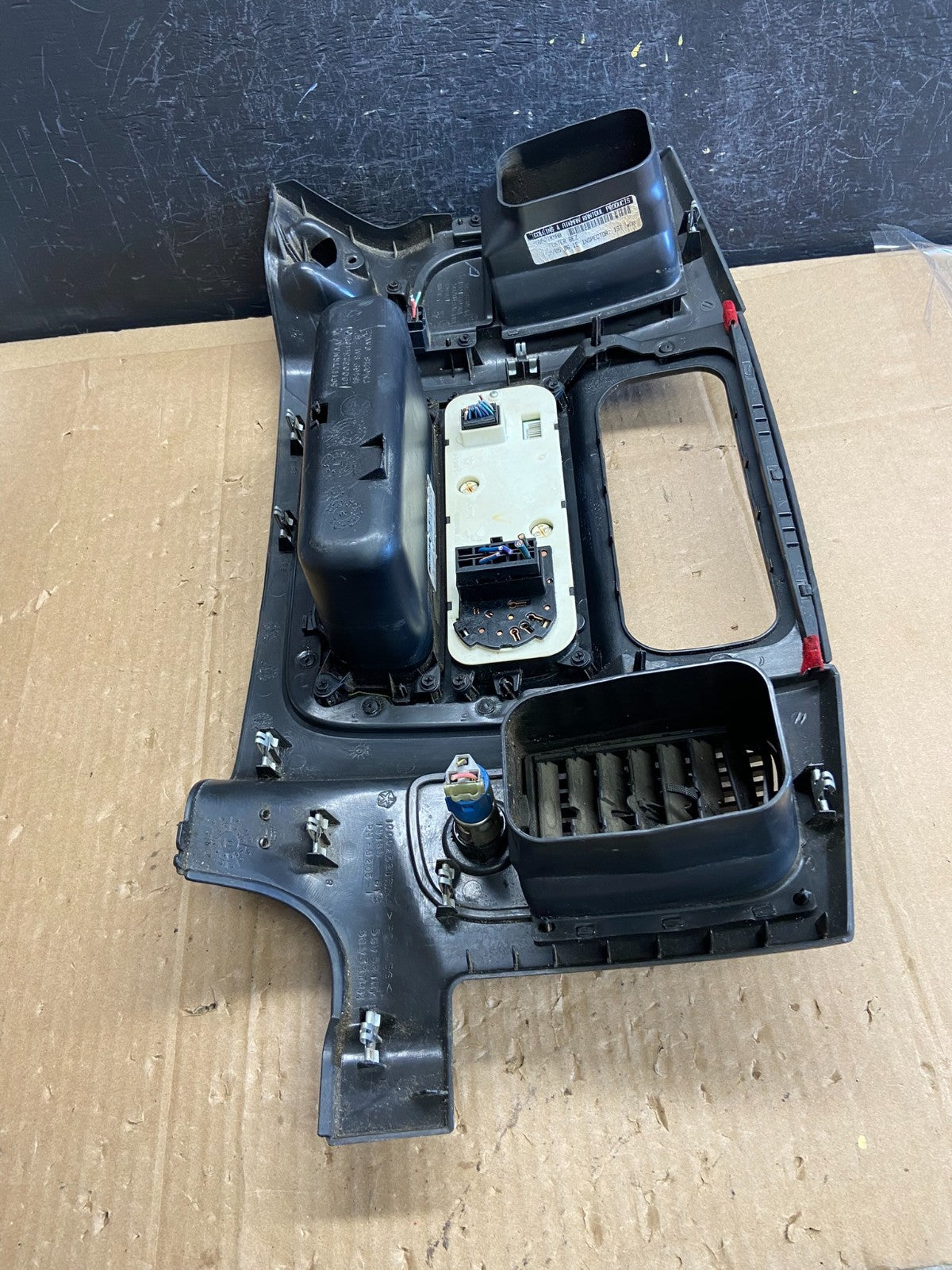 2002 to 2005 Dodge Ram Radio Climate Control Dash Air Vent Bezel Trim ad2317 DG4