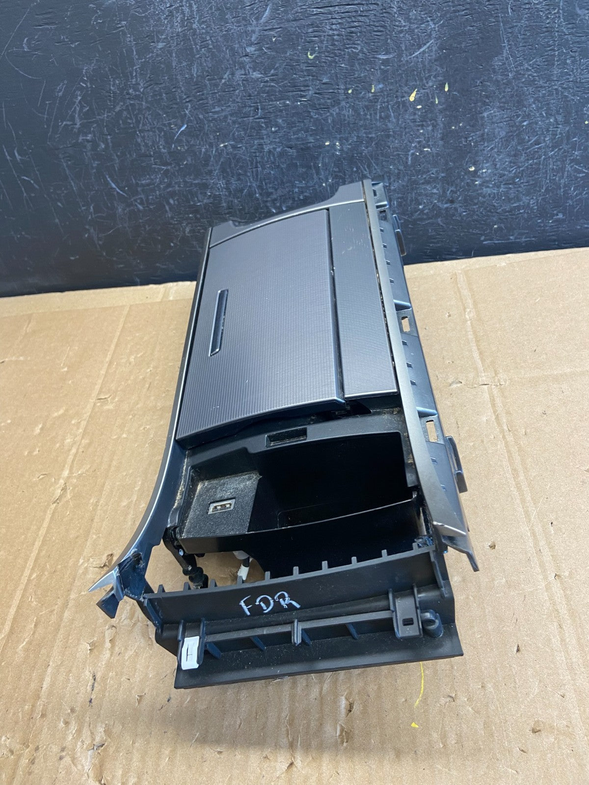 2017 to 2020 Lincoln MKZ Front Center Console Cup Holder Storage AD21992