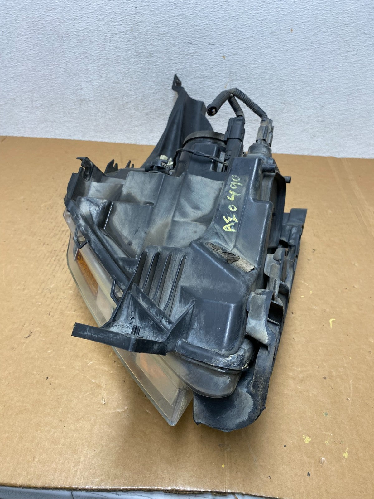 2011 to 2015 Ford Explorer Right Passenger Halogen Headlight AE0490 DW8
